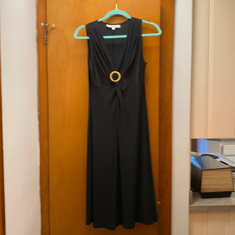 Evan picone. Sleeveless flare dress with clasp